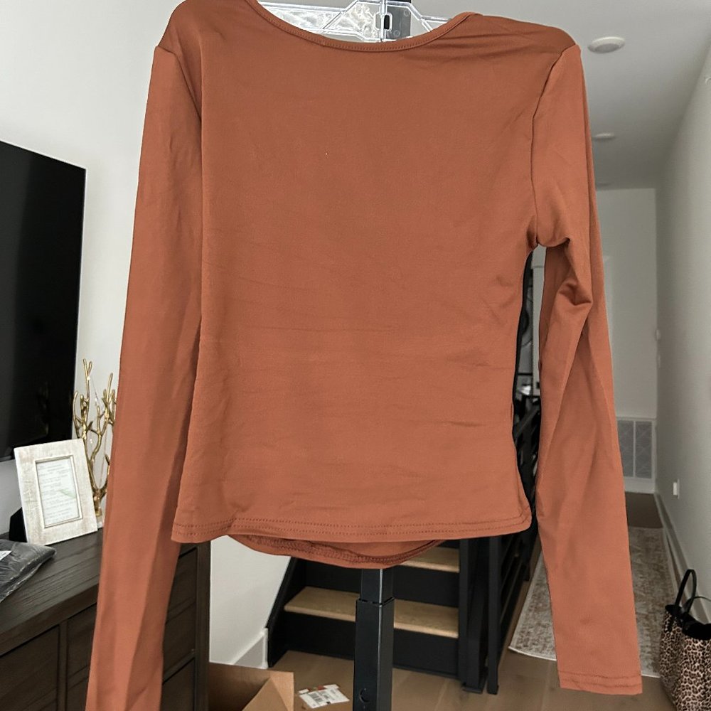 Never Worn Womens Backless Backless Longsleeve Cropped top